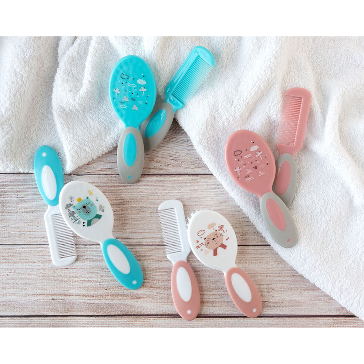 Lot complet de peignes et brosses pour bébé en différentes couleurs - kit coiffure soin bébé garçon et fille