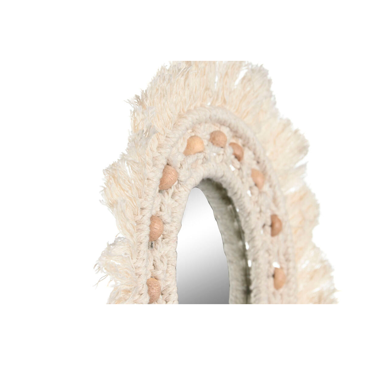 Détail du tressage en coton et perles bois du miroir bohème blanc