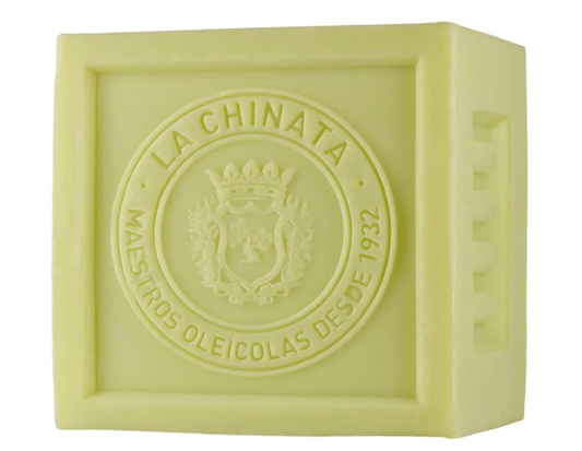 Savon La Chinata à l’huile d’olive – Vue de face avec logo gravé