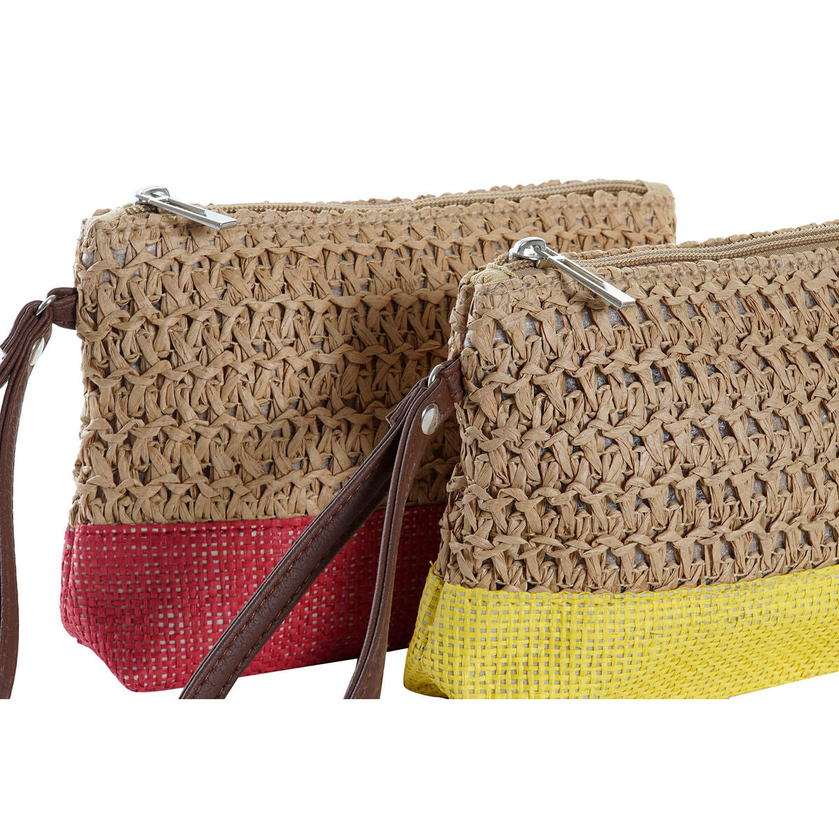 Zoom sur les trousses DKD Home Decor avec finition en fibres naturelles et couleurs rouge et jaune